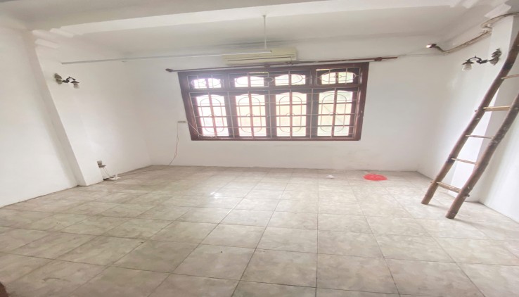 Cho thuê nhà ngõ ô tô tránh, kinh doanh đỉnh Nguyễn Chí Thanh 5 tầng, 3 ngủ khép kín, 16 Triệu (có TL)